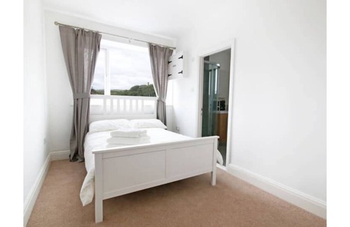 Polzeath Apartment | 4 bed Sea View apartment in the heart of Polzeath
