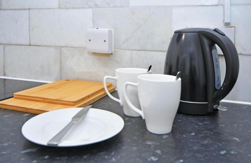 Forsbrook Apartment | 4-Bed Stay in Stoke-on-Trent near Alton Towers