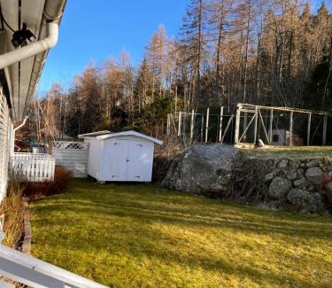 Mandal Villa | 4 Bed Villa - Sleeps 11 - Pets - Parking - Wifi