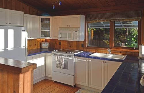 Sooke House | 4 bedroom 2 bathroom Beach House