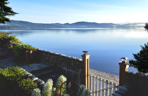 Sooke House | 4 bedroom 2 bathroom Beach House