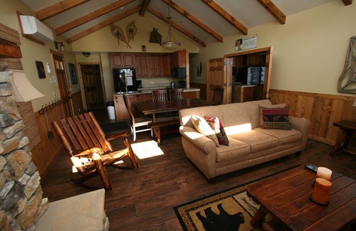 Bemidji House | 4 Bedroom/3 Bath Home located on Blackduck Lake at White Birch Resort