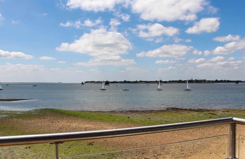 Colchester Cottage | 4 bedroom accommodation in Point Clear Bay