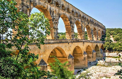 Montignargues House | 4 bedroom accommodation in Montignargues