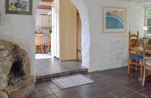 Wolf's Castle Cottage | 4 bedroom accommodation in Wolfscastle, near Haverfordwest