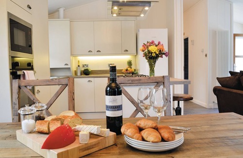 Holton Heath Cabin | 4 bedroom accommodation in Holton Heath