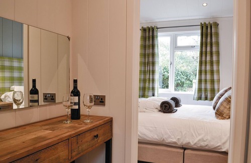 Holton Heath Cabin | 4 bedroom accommodation in Holton Heath