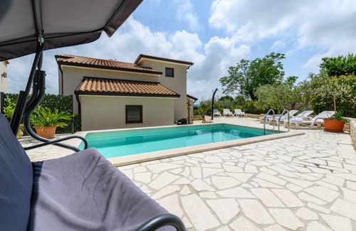 Nova Vas House | 4 bedroom accommodation in Nova Vas
