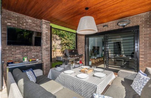 Cabrils House | 4 bedroom accommodation in Cabrils