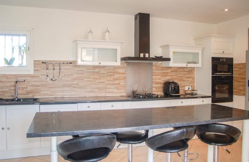Vailhauques House | 4 bedroom accommodation in Vailhauques