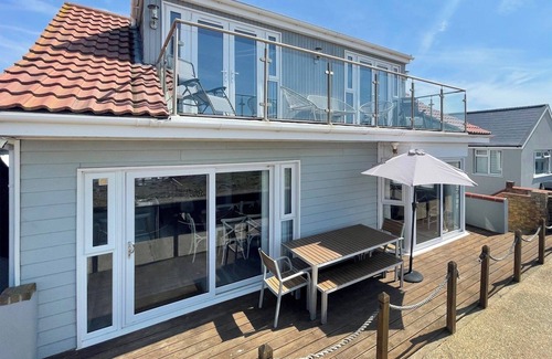 Colchester Cottage | 4 bedroom accommodation in Point Clear, near Clacton-on-Sea
