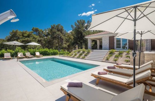 Murine House | 4 bedroom accommodation in Umag