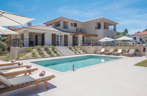 Murine House | 4 bedroom accommodation in Umag