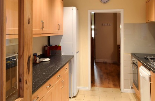 Salisbury Cottage | 4 bedroom accommodation in Salisbury