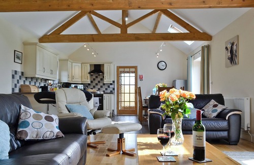 Whitland Cottage | 4 bedroom accommodation in Henllan Amgoed, near Narberth