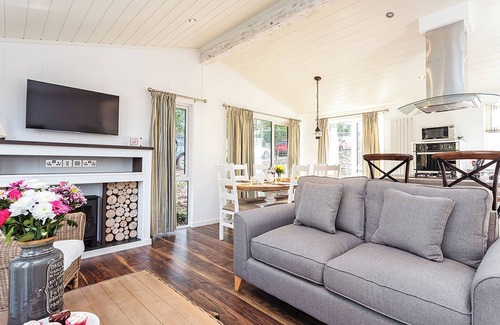 Ryde Ski Chalet | 4 bedroom accommodation in Wootton Bridge, Nr Cowes