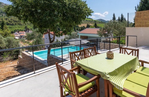 Kremena House | 4 bedroom amazing home in Kremena