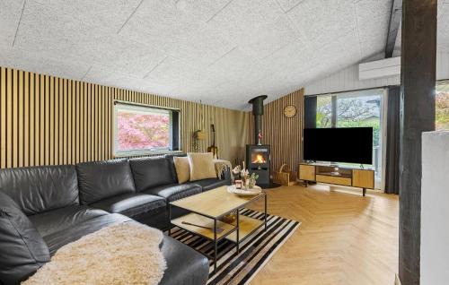 Hasmark Strand House | 4 Bedroom Awesome Home In Otterup