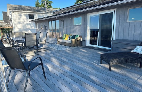 Rochester House | 4 Bedroom Beach Front Home