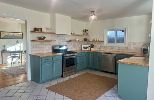 Willard House | 4 Bedroom Beachside Surfer's Home