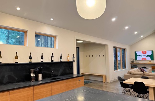 Coloma Cabin | 4-bedroom cabin in nice Coloma with fitness room, AC, WiFi