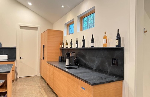 Coloma Cabin | 4-bedroom cabin in nice Coloma with fitness room, AC, WiFi