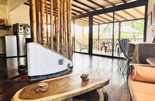 Los Pargos House | 4 Bedroom Private Home, 2 Blocks to Ocean, Sleeps 13, 2 Balconies