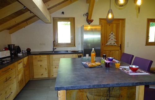 Abondance Ski Chalet | 4 bedroom detached chalet ABONDANCE nature environment.