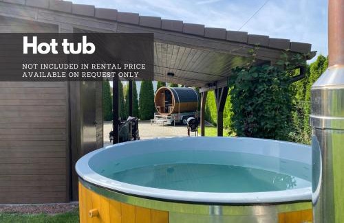Goczałkowice Dolne Apartment | 4 Bedroom family house with access to a hot tub