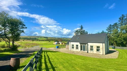 Coleraine House | 4 Bedroom Forest View House & Hot Tub Sleeps