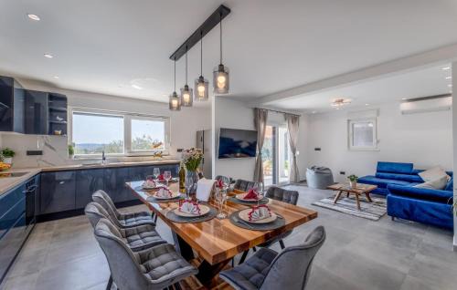 Kastela House | 4 Bedroom Gorgeous Home In Kastel Stari