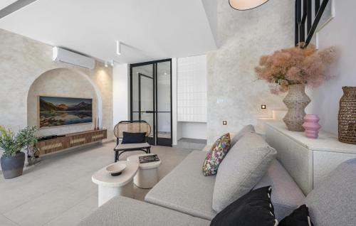 Sibenik House | 4 Bedroom Gorgeous Home In Bilice