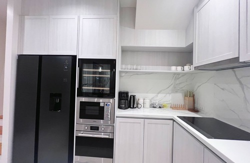 Bang Tao House | 4-bedroom house in cool Tambon Choeng Thale with AC, WiFi