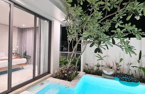 Bang Tao House | 4-bedroom house in cool Tambon Choeng Thale with AC, WiFi