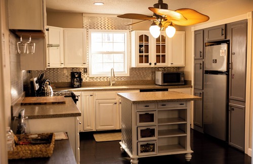 Cape Girardeau House | 4-Bedroom Home - 2 King Beds, Summer Pool, Pool Table, Air Hockey + More