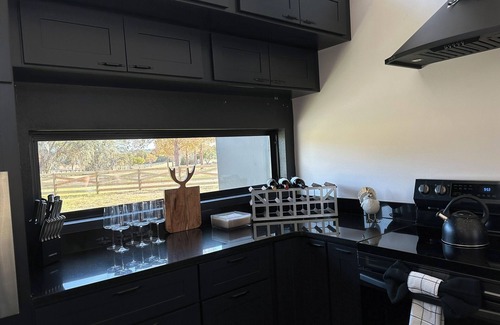 Clermont House | 4-bedroom house- Black Sheep Hideaway: Modern Countryside Serenity