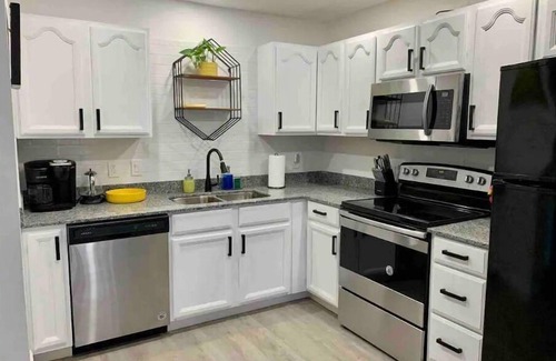 Sunset House | 4 Bedroom House near the Hard Rock (Guitar Hotel)