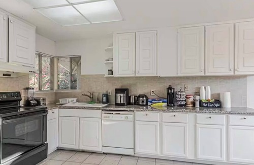 Morrill House | 4-bedroom house with WiFi in North San Jose, fully furnished.