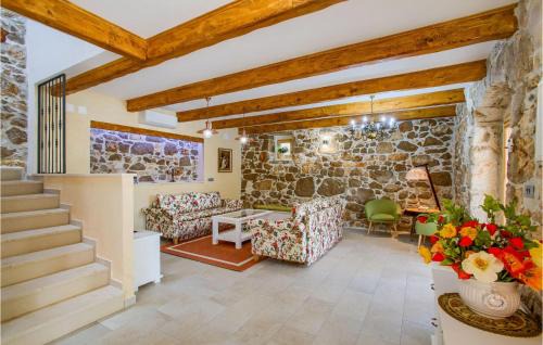 Garica House | 4 Bedroom Lovely Home In Garica