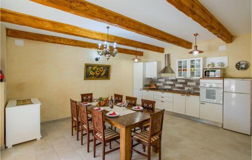 Garica House | 4 Bedroom Lovely Home In Garica
