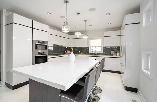Lakeview House | 4 bedroom lux contemporary home close to Downtown Toronto, and Lake Ontario