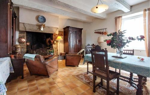 Tredion House | 4 Bedroom Nice Home In Trédion
