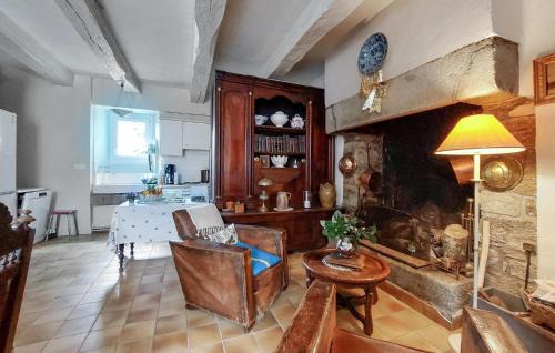 Tredion House | 4 Bedroom Nice Home In Trédion