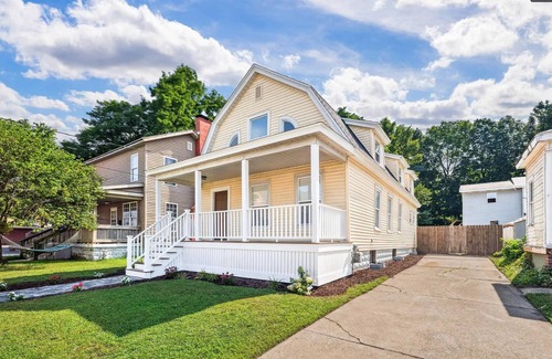 Niles House | 4 Bedroom Notre Dame Home Game Haven
