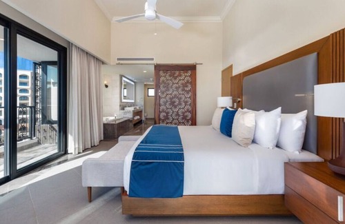 San Jose del Cabo Resort | 4-bedroom penthouse at Villa La Valencia, Los Cabos Thanksgiving 2026.