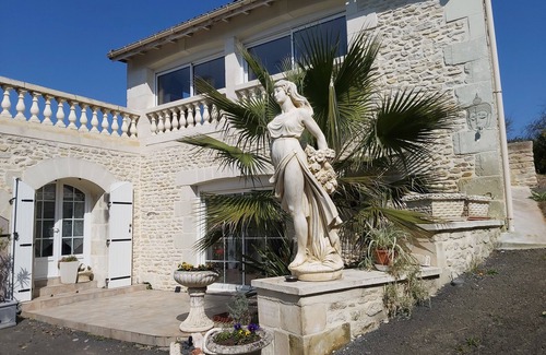 Jaunay-Marigny House | 4 Bedroom Private vacation home in Jaunay-Clan