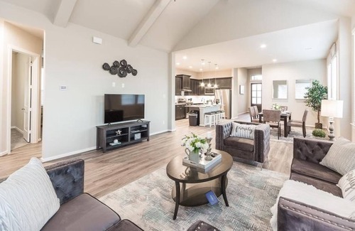 Sienna Plantation Apartment | 4 Bedroom Single family 92461 by Houzlet