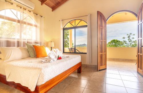 Ojochal House | 4 Bedroom-sleep 9-private Pool-gated-ojochal