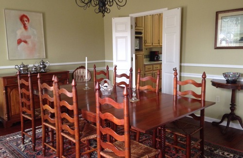 Royal Oaks House | 4-bedroom vacation home 7 minutes drive to University of Mississippi
