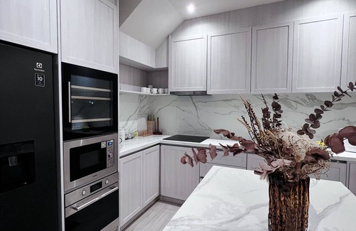 Choeng Thale Villa | 4-bedroom villa in beautiful Tambon Si Sunthon with AC, WiFi